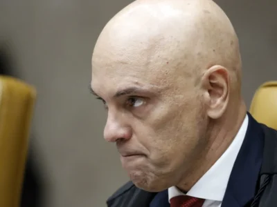 Datafolha: 59% reprovam Moraes por proibir visita de Flávio a Bolsonaro