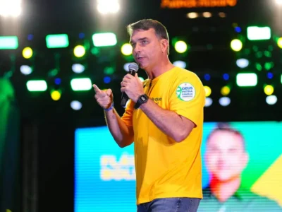 Flávio diz que aceitará resultado das urnas e critica TSE de 2022
