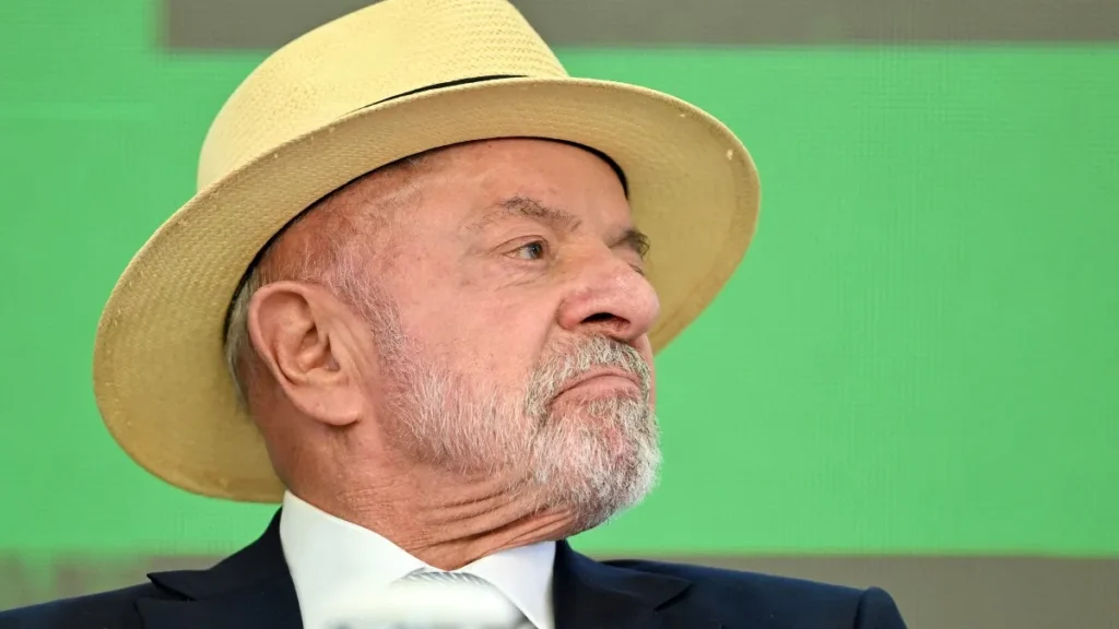 Lula terá chapéu na foto da urna pela 1ª vez
